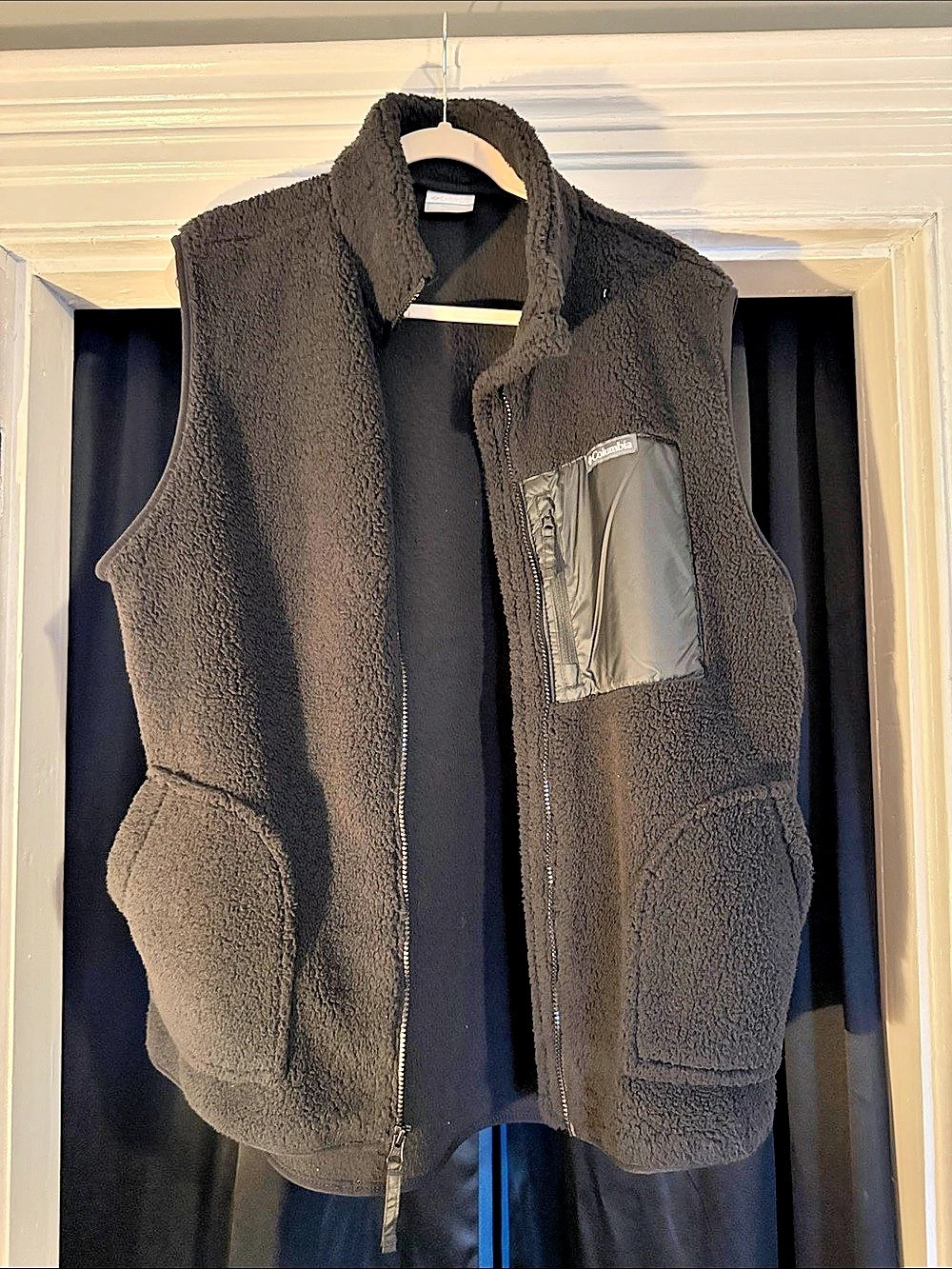 Columbia Fleece Vest in Black Size XL Like New